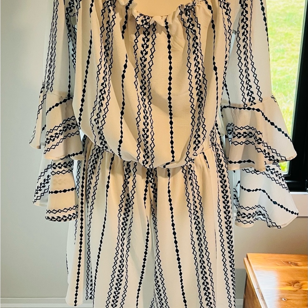 Striped Ruffle Sleeve Romper - Picture 2 of 2